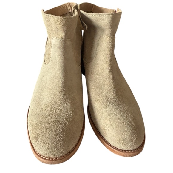 Frye 6B Leather Bootie NWOT No Flaws Pull on 1” heel  Beige Suede Comfy Luxury - Picture 6 of 9